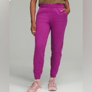 Lululemon Lounge full high-rise Jogger
*full length
Vivid Plum
Size 12